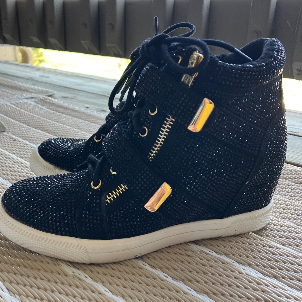 Size 5.5 Med INC Debby Wedge Sneakers Blk Crys